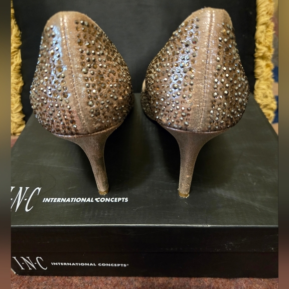 INC Zitah Bronze High Heels In 8.5M Excellent Shape - Picture 3 of 10